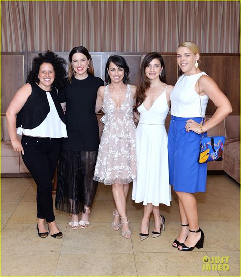 Photo Sophia Bush Unreal Ladies Join Glamour For Hollywood Politics