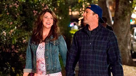 First Photos Gilmore Girls Revival On Netflix