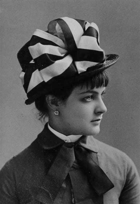 25 Glamorous Photos Of Victorian Women That Defined Fashion Styles From