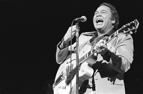 Roy Clark Country Guitar Virtuoso Hee Haw Star Dies At 85