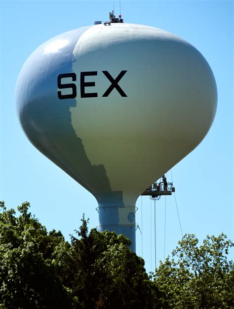 Water Tower Greets Drivers With ‘sex Message Update The Daily