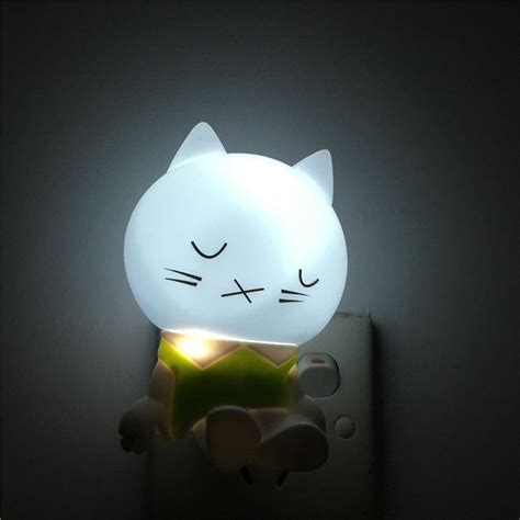 What this cat doing to its drowsy. Kitty Night Light | Cat themed bedroom, Night light kids ...
