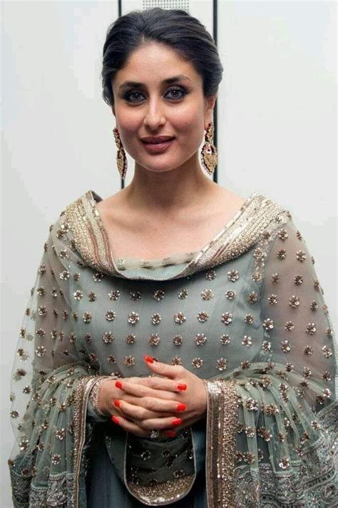 pin by ahamedzaarif on beautiful bollywood actress kareena kapoor pics celebrities beautiful