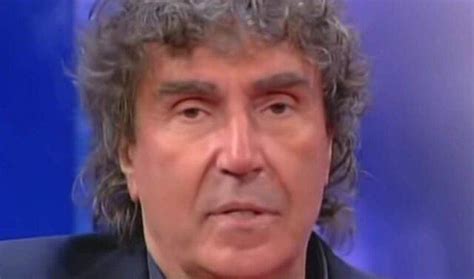 La notizia è apparsa su tutto il web ed ha colto di sorpresa davvero tutti quanti. Stefano D'Orazio, ricordo straziante della moglie: "L ...