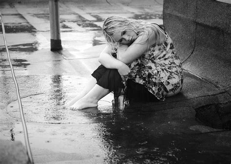 Alone In Rain Wallpapers Top Free Alone In Rain Backgrounds