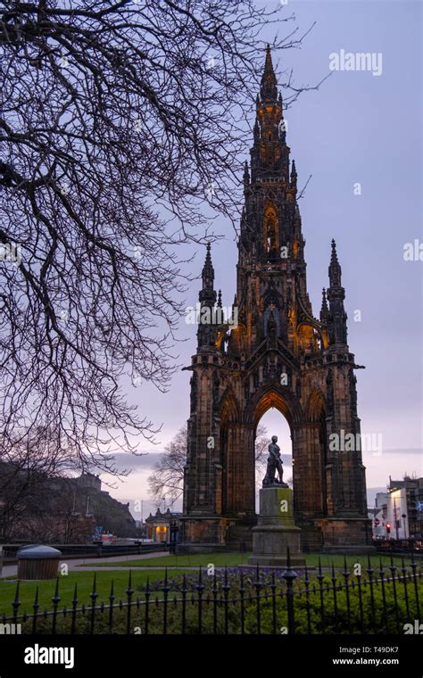 Edinburgh Sir Walter Scott Statue Hi Res Stock Photography And Images