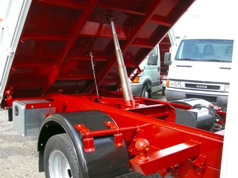 Manuale 5 marce misure interne cassone: Diverso Forma Iveco Daily Doppia Cabina Cassone ...