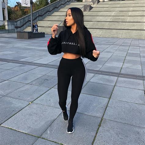 Check spelling or type a new query. Outfits With Hoodies- 40 Ideas How to Wear Hoodies for Women