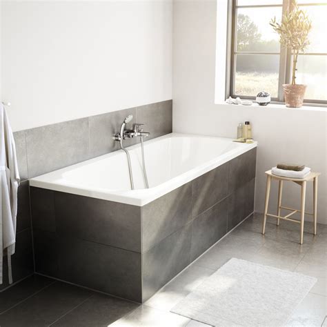 Common, smaller and larger bathtubs to start, the standard bathtub will hold roughly around 80 gallons (302 liters) of water. Ideal Standard Hotline Neu Duo Badewanne weiß - K274901 ...