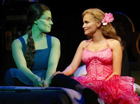 Idina Menzel And Kristin Chenoweth Reunite For Two Special Performances Of Wicked Forum