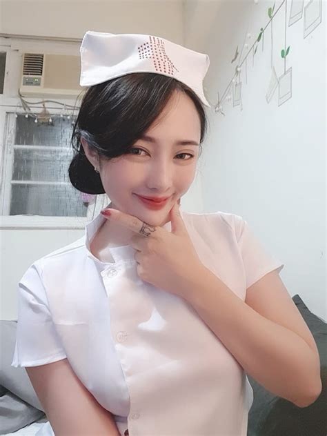The Busty Nurse Huang Jings Seductive Big Tits Is Super Fierce And