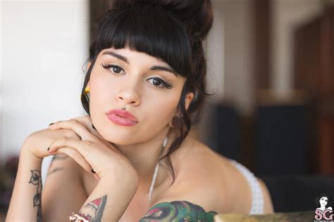 Almendra Suicide Brunette Latinas Tattoo Sleeve Model Women Face Looking At Viewer Inked