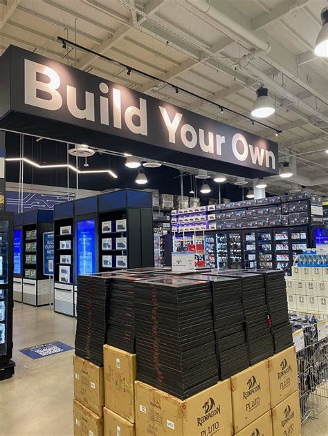 Micro Center computer store in Tustin ‘reopens’ with a new look