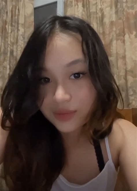Can Anyone Do A T Girl Cumming Babecock For This Asian Scrolller