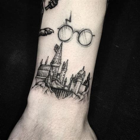 Harry potter made us a family we are a huge family and we will always have each others backs until the very end. Pin by Tiffany Helbert on Beauty in 2020 (With images ...