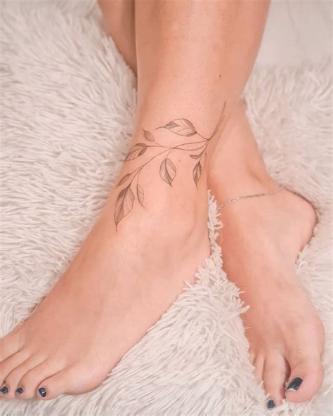 Tatuagem De Ramo De Folhas Inspira Es E Significado Do Desenho