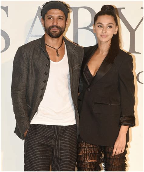 B Towns Favourite Couple Farhan Akhtar And Shibani Dandekar Look