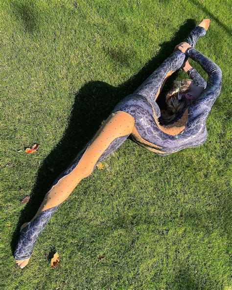 Anna Contortionist On Instagram “i Was Born To Bend 🐍🐍🐍 👗