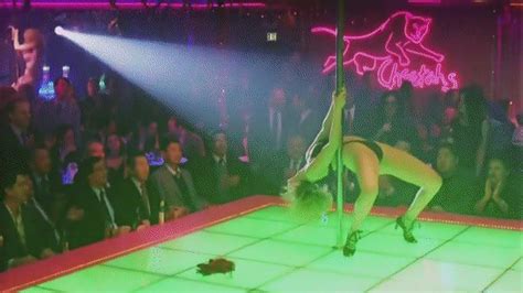 Pornpic Xxx Elizabeth Berkley Playing The Role Of A Stripper In
