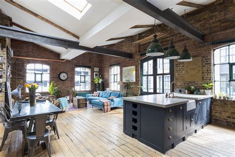 Industrial Style Apartment With Exposed Brick Walls In Shoreditch