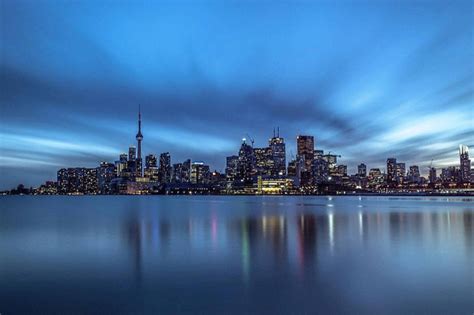 12 breathtaking photos of Toronto at blue hour