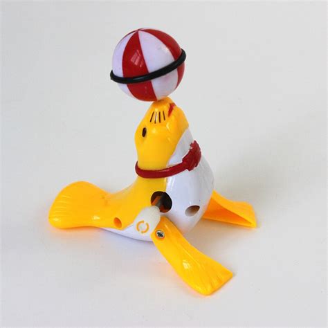 Simple And Fun On The Chain Clockwork Toy Dolphin Cub Walking Ball