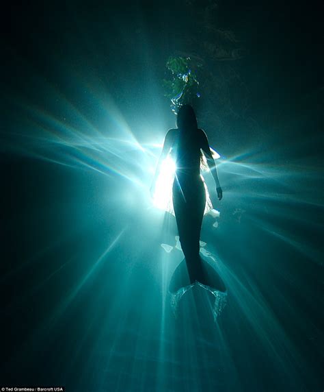 Est100 一些攝影some Photos Mermaids Deep Sea Swimmer Hannah Fraser