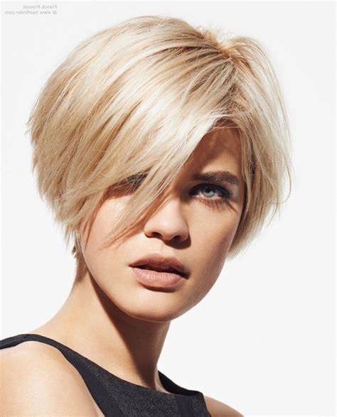 14 Simple Short Hairstyles With Long Neckline