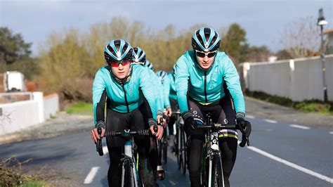 Pour Un Cyclisme F Minin Reconnu Form Et Performant L Quipe Cycliste Cm Women Cycling