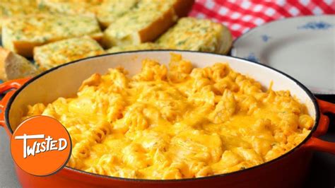 There's just enough fresh garlic to add a pop of flavor but not be overpowering. Buffalo Chicken Pasta Bake And Cheesy Garlic Bread Recipe ...