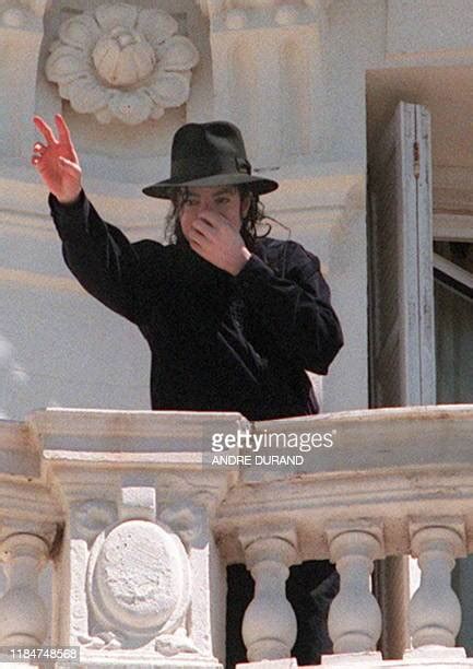 Michael Jackson In France File Photos And Premium High Res Pictures