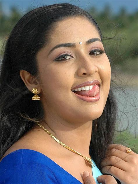 Malayalam Actress Navya Nair Cute Pictures ~ Actresszoneblogest1