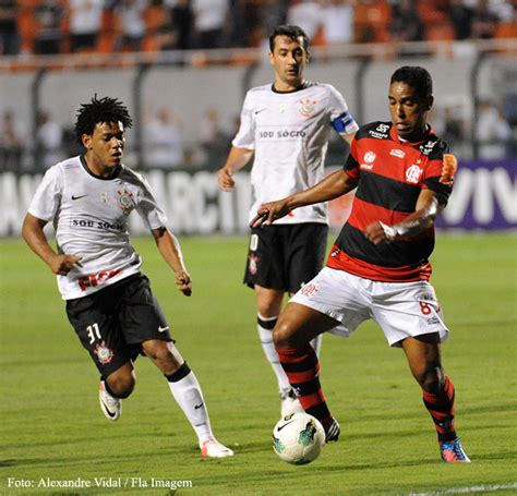 Flamengo (2º colocado) x corinthians (7º colocado). Flamengo e seus jogos: Corinthians 3 x 2 Flamengo