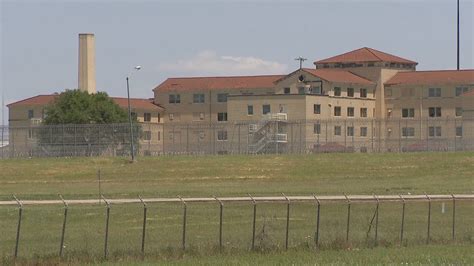 Testing Increased At Fort Worth Prison Where Covid 19 Outbreak Is Occurring