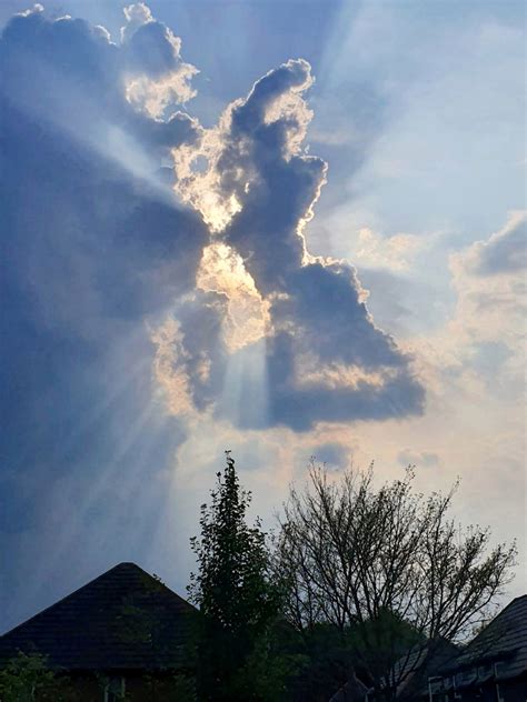 Britain Shaped Cloud Shows Even The Sky Is Backing Boris Johnsons