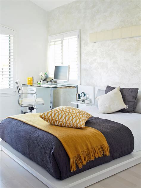 And there's more than one way to add color to a bedroom. 15 Cheery Yellow Bedrooms | Bedroom Decorating Ideas for ...