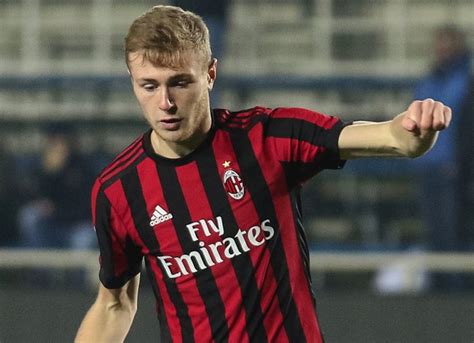 Check out his latest detailed stats including goals, assists, strengths & weaknesses and match ratings. Milan, Tommaso Pobega va in prestito alla Ternana | Sprint ...