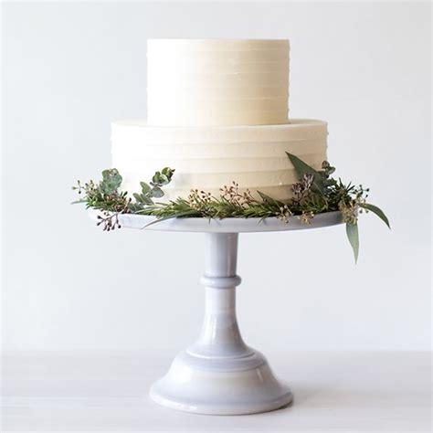 White Buttercream Wedding Cake Ribbed Cake Crave Cupcakes Creative Wedding Cakes Floral
