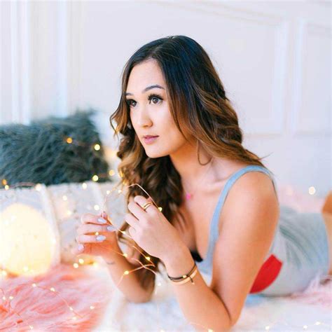 49 Nude Pictures Of LaurDIY Which Will Cause You To Surrender To Her