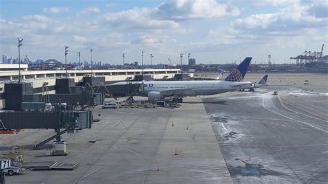 Newark Terminal A Filmed From Airtrain United Airlines 777 767 Youtube