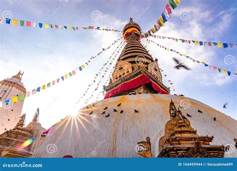 Swayambhunath Stupa Alias The Monkey Temple Beim Sonnenaufgang In