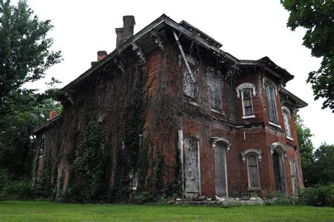 Abandoned 1800s Plantation Mansion Oc Urbanexploration