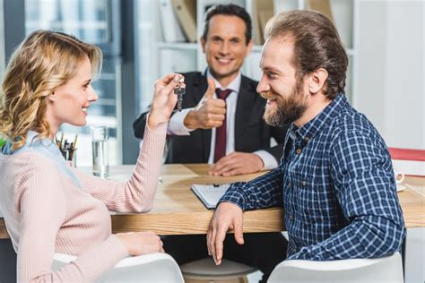 On the other hand, if you ask a lawyer which type of representation is better, the lawyer will probably suggest the opposite. Realtor® vs. Real Estate Agent: What's the Difference?