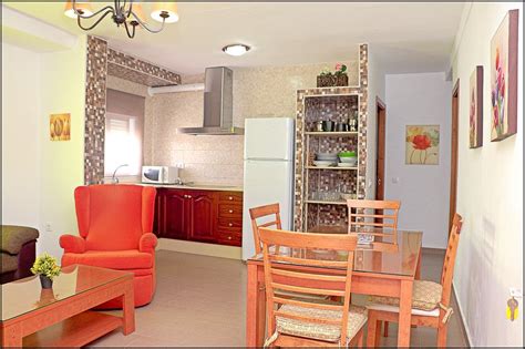 Muy cerca de la playa, en uno de los pueblos costeros más bonitos de españa se vende apartamento en planta baja de una casa típica conileña. Apartamento Central cerca de la Playa (Conil de la ...