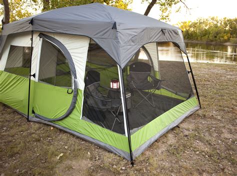 The log cabin tent has a 800mm pu waterproof coating along with sealed seams that prevent water seepage. Coleman® Vacationer™ 10-Person Tent