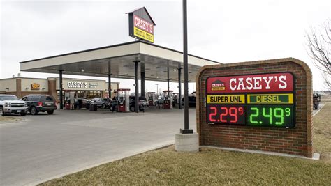 Casey S Opens 2000th Store