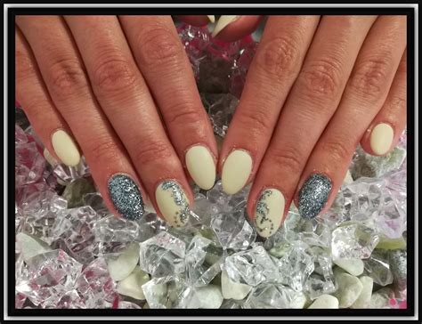Sada na gelové nehty a akrylové nehty obsahuje kvalitní přípravky. Gelové nehty inspirace č.137 | Magic Nails gelové nehty