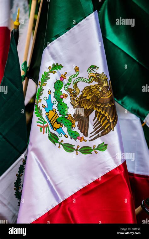 Guanajuato Flag Hi Res Stock Photography And Images Alamy