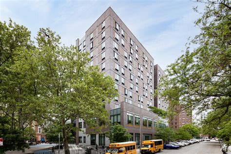 Yomo Toro Apartments 222 E 104th St New York Ny 10029 Apartment Finder