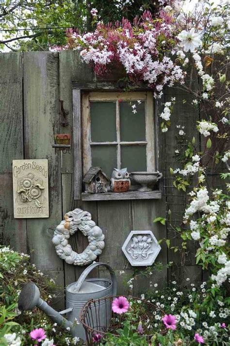 Wagenrad deko garten wagenrad deko türkranz selber machen kunstblumen. alte fenster | Alte Fenster zur Dekoration im Haus - 50 ...